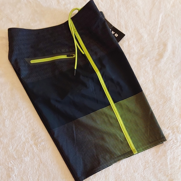 Oakley Other - 🌺 NWT Mens Oakley Swim/Board Shorts